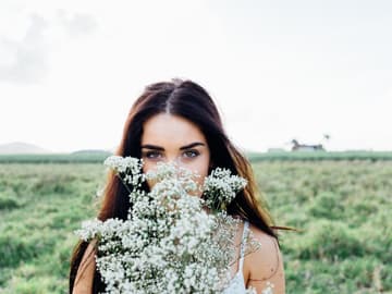 Frau mit Blumen Frau mit Blumen