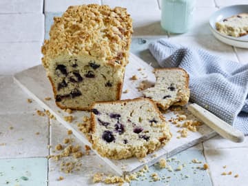 Bananenbrot mit Heidelbeeren und Streuseln Bananenbrot mit Heidelbeeren und Streuseln