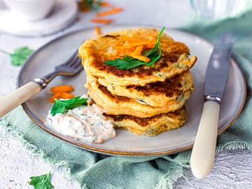 Möhren-Zucchini-Pfannkuchen Möhren-Zucchini-Pfannkuchen