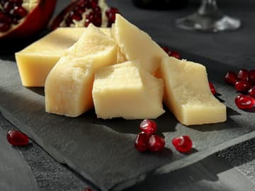 Parmesan enthält Retinol Parmesan mit Granatapfel