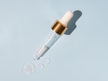 Pipette mit Pflegeprodukten Pipette mit Pflegeprodukten