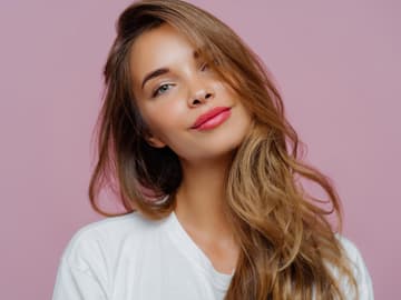 Frau mit langen Haaren Frau mit langen Haaren