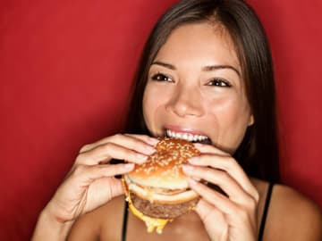 Frau mit Burger Frau mit Burger