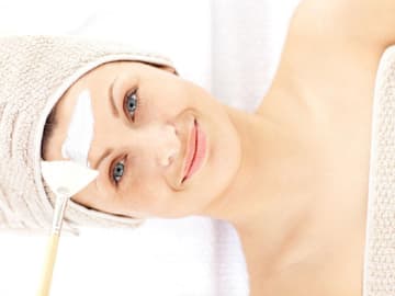 Frau mit Maske Frau mit Maske