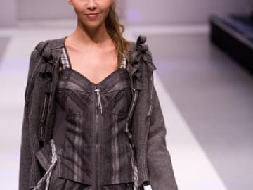 Graues Kleid Graues Kleid