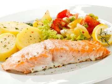 Lachs mit Kartoffeln und Gemüse Lachs mit Kartoffeln udn Gemüse