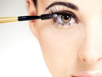 Frau Wimpern Frau Wimpern