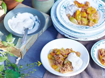 Tomaten-Pfirsich-Crumble Tomaten-Pfirsich-Crumble