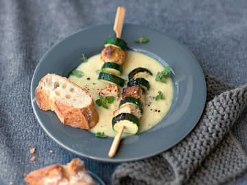 Kartoffelsuppe mit Tofu-Spießen Kartoffelsuppe mit Tofu-Spießen