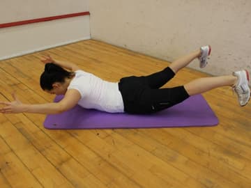 Rückentraining mit Stefanie Bruckert Rückentraining mit Stefanie Bruckert