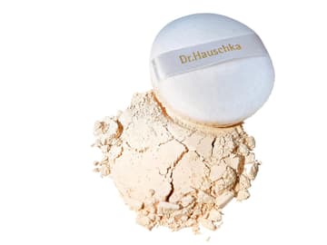 translucent-face-powder-dr-hauschka.jpg