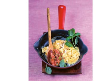 Rührei mit Tomatensoße Rührei mit Tomatensoße