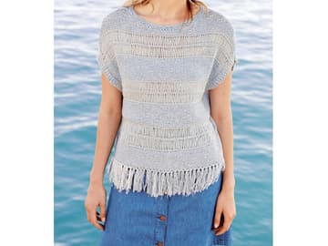 Frau mit Strick-T-Shirt Strick Shirt von Lana Grossa