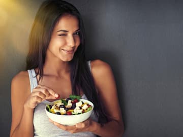 Frau mit Obstschale Frau mit Obstschale