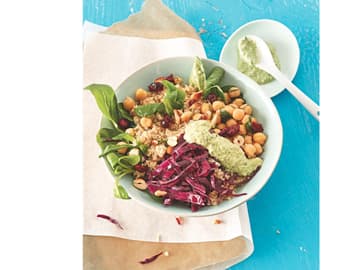 Sattmacherbowl mit Quinoa-Cashewsoße Sattmacherbowl mit Quinoa-Cashewsoße