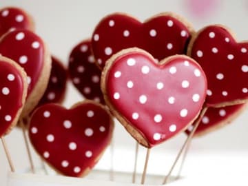 Cake Pops zum Valentinstag Herz-Cake-Pops
