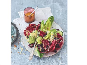 Rezept-Römer-Radicchio-Salat-mit-Parmesan-und-Blaubeeren-Julia-Hoersch Rezept-Römer-Radicchio-Salat-mit-Parmesan-und-Blaubeeren-Julia-Hoersch