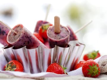 Kokoswasser-Eis am Stiel Kokoswasser-Eis am Stiel