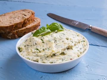 Basische Kräuterbutter Basische Kräuterbutter