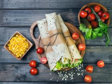 Wraps mit Gemüse und Kräutercreme Wraps mit Gemüse und Kräutercreme