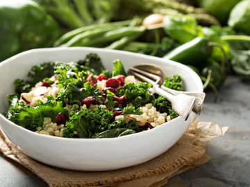 Quinoa-Salat mit Chia-Limetten-Dressing Quinoa-Salat mit Chia-Limetten-Dressing