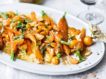 Gewürzkarotten mit Physalis-Sprinkle