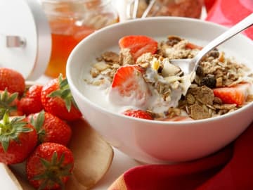 Gesundes-Muesli Gesundes Müsli mit Erdbeeren.