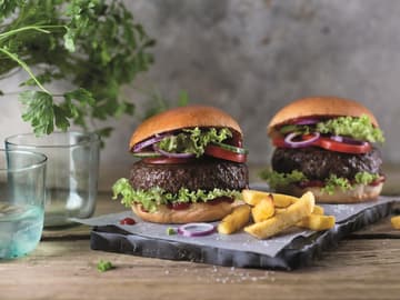 190515_Foto_Lidl_Beyond Meat Vegane Burger mit Pommes