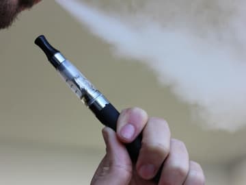 e-cigarette-1301664_1920
