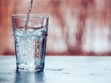 Mineralwasser Mineralwasser im Glas