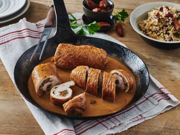 Putenschnitzelröllchen_mit_orientalischer_Dattel_Walnuss_Füllung Putenschnitzelröllchen_mit_orientalischer_Dattel_Walnuss_Füllung