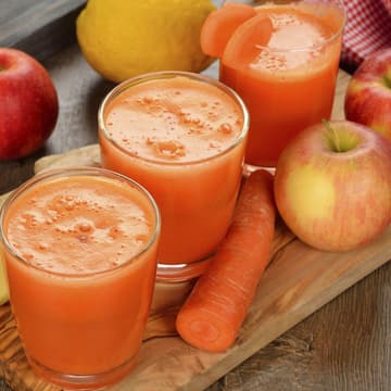 Smoothie mit Karotten, Ingwer und Äpfeln Smoothie