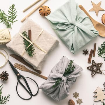 Geschenkpapier-aus-Stoff Stoff eignet sich wunderbar als Ersatz für Geschenkpapier